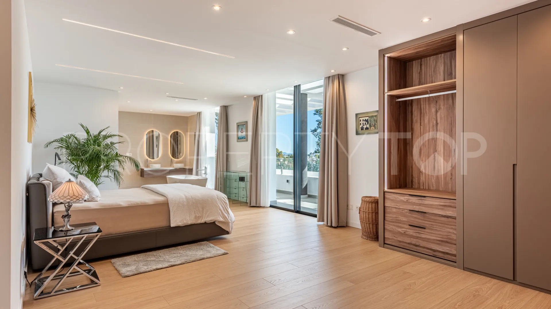 For sale villa in Paraiso Alto