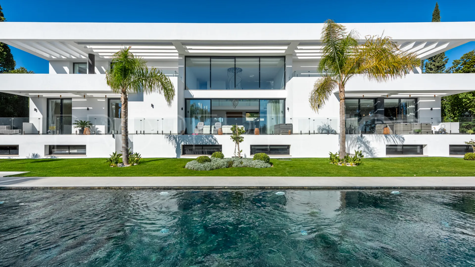 For sale villa in Paraiso Alto