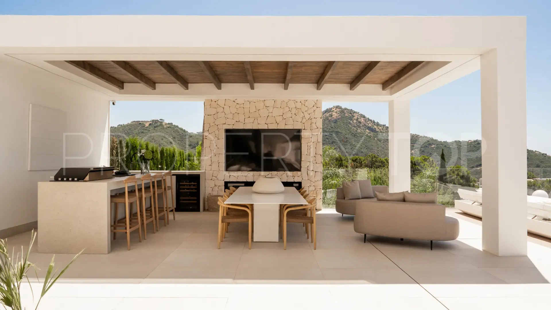 Buy villa in Monte Mayor