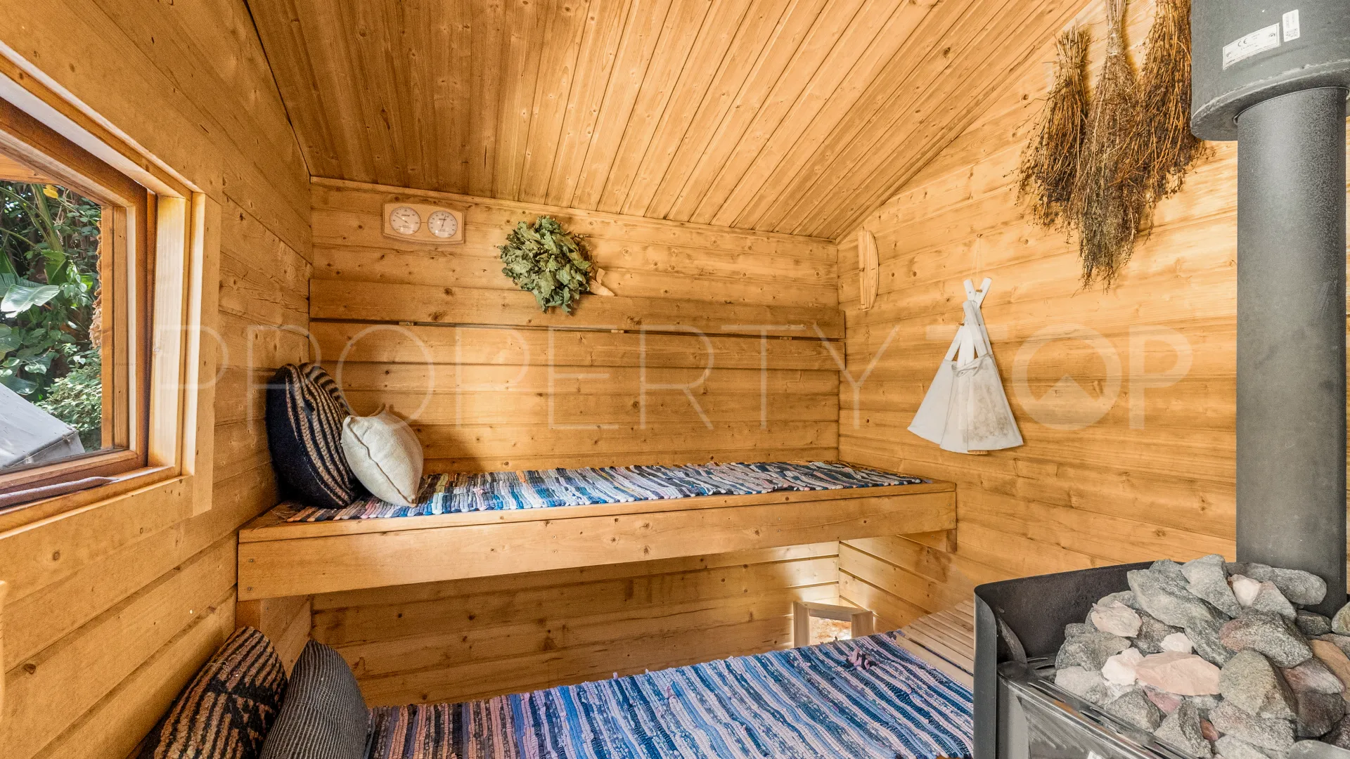 Comprar villa en Nueva Andalucia de 5 dormitorios