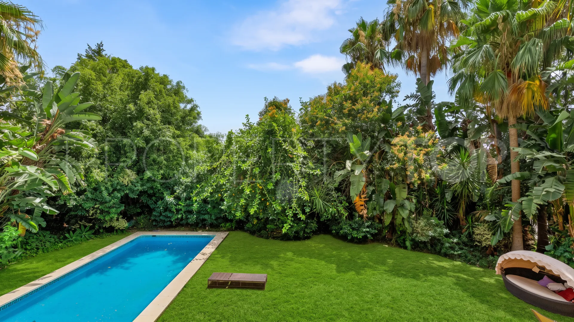 Comprar villa en Nueva Andalucia de 5 dormitorios