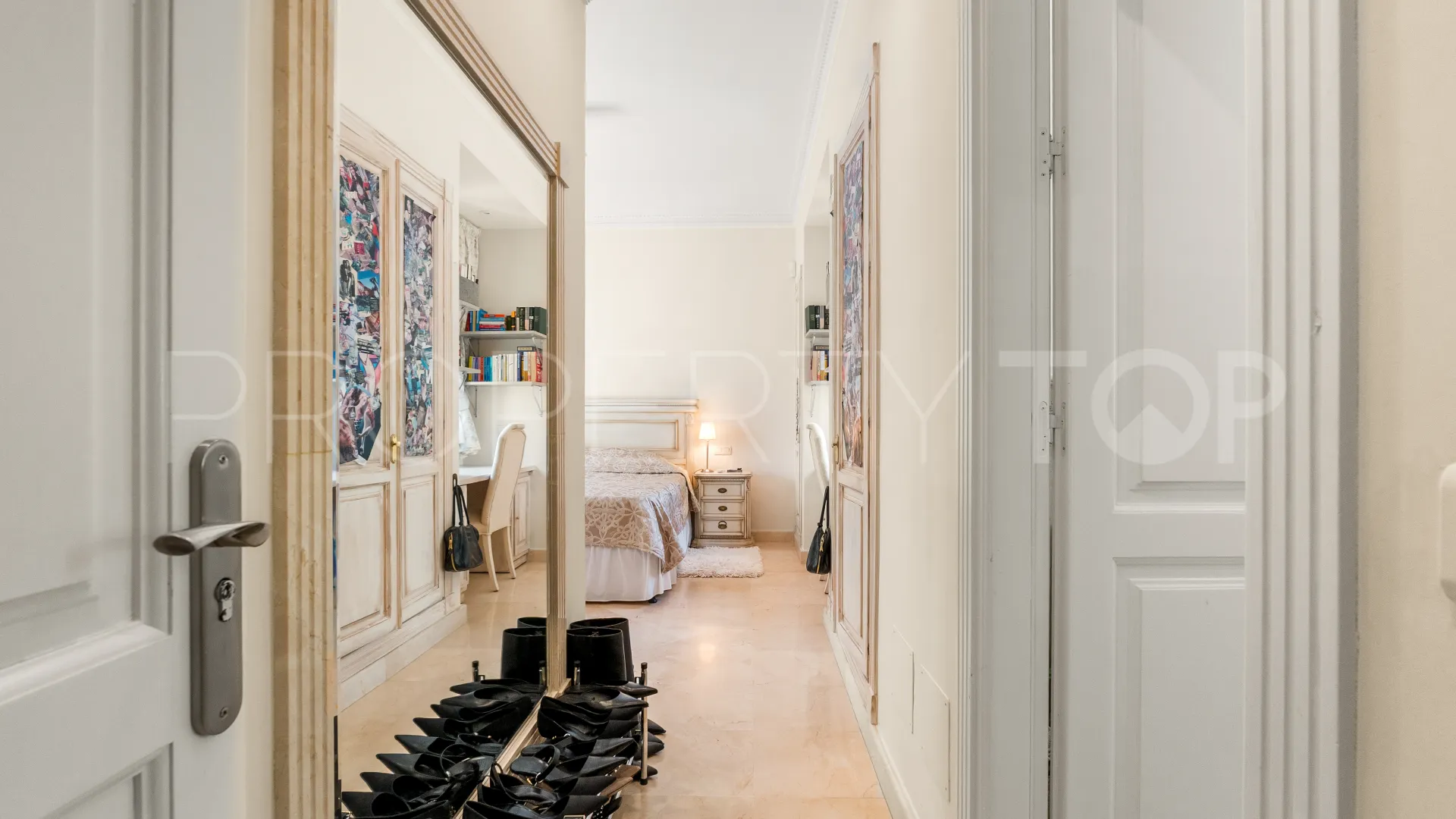 Comprar villa en Nueva Andalucia de 5 dormitorios