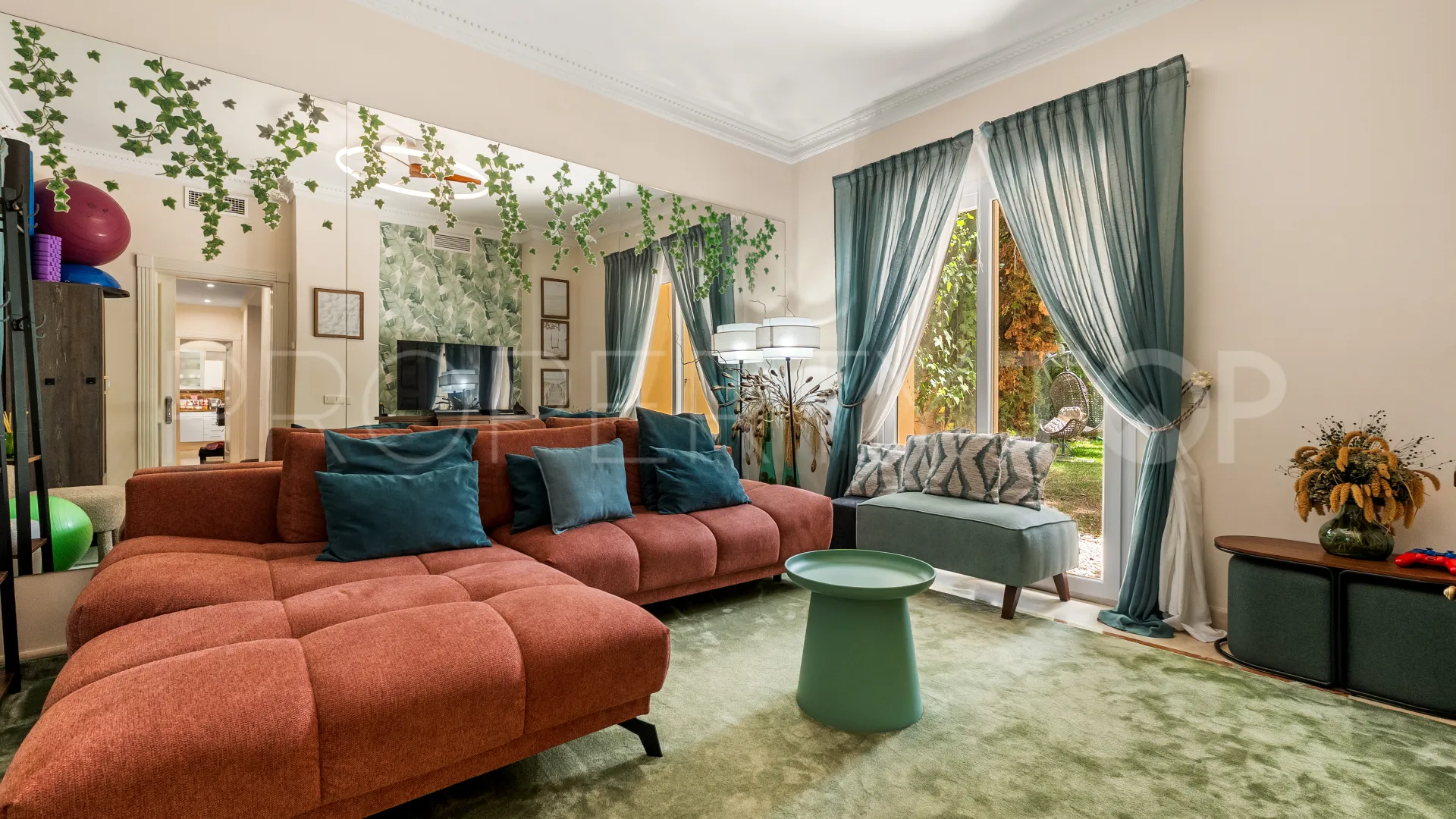 Comprar villa en Nueva Andalucia de 5 dormitorios