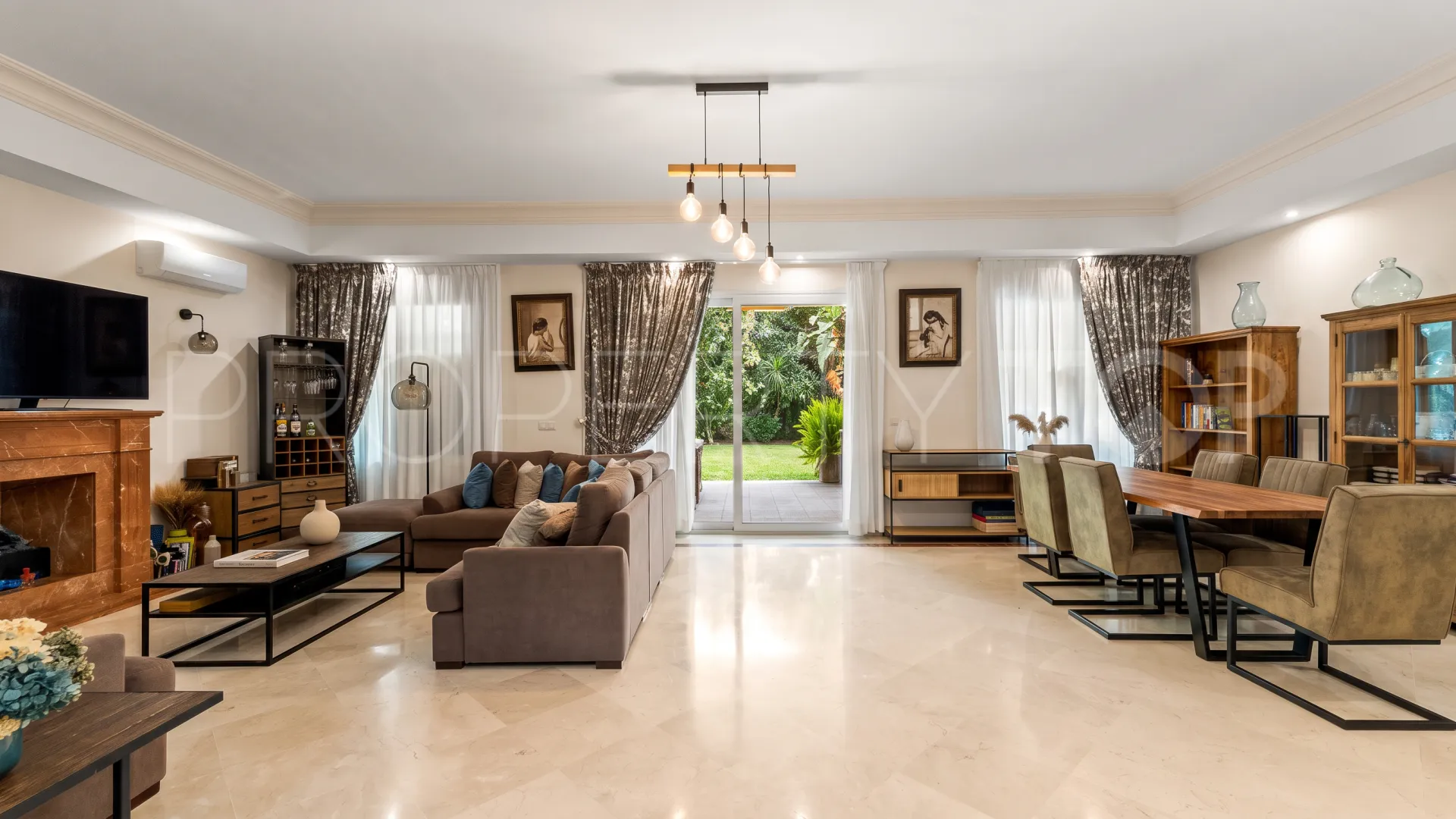 Comprar villa en Nueva Andalucia de 5 dormitorios
