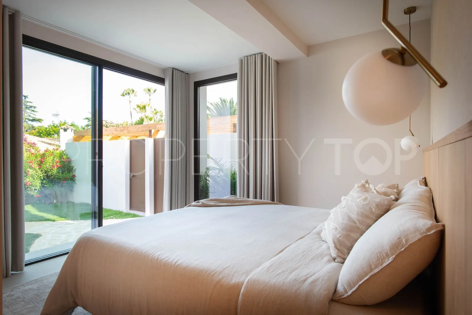 For sale villa in Guadalmina Alta