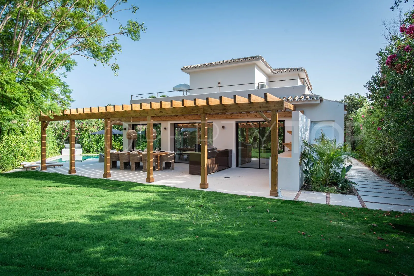 For sale villa in Guadalmina Alta