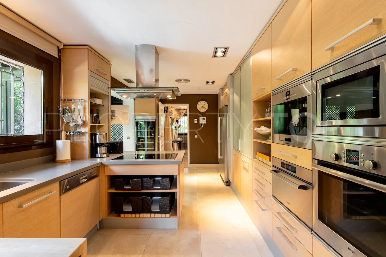 For sale villa in Los Monteros