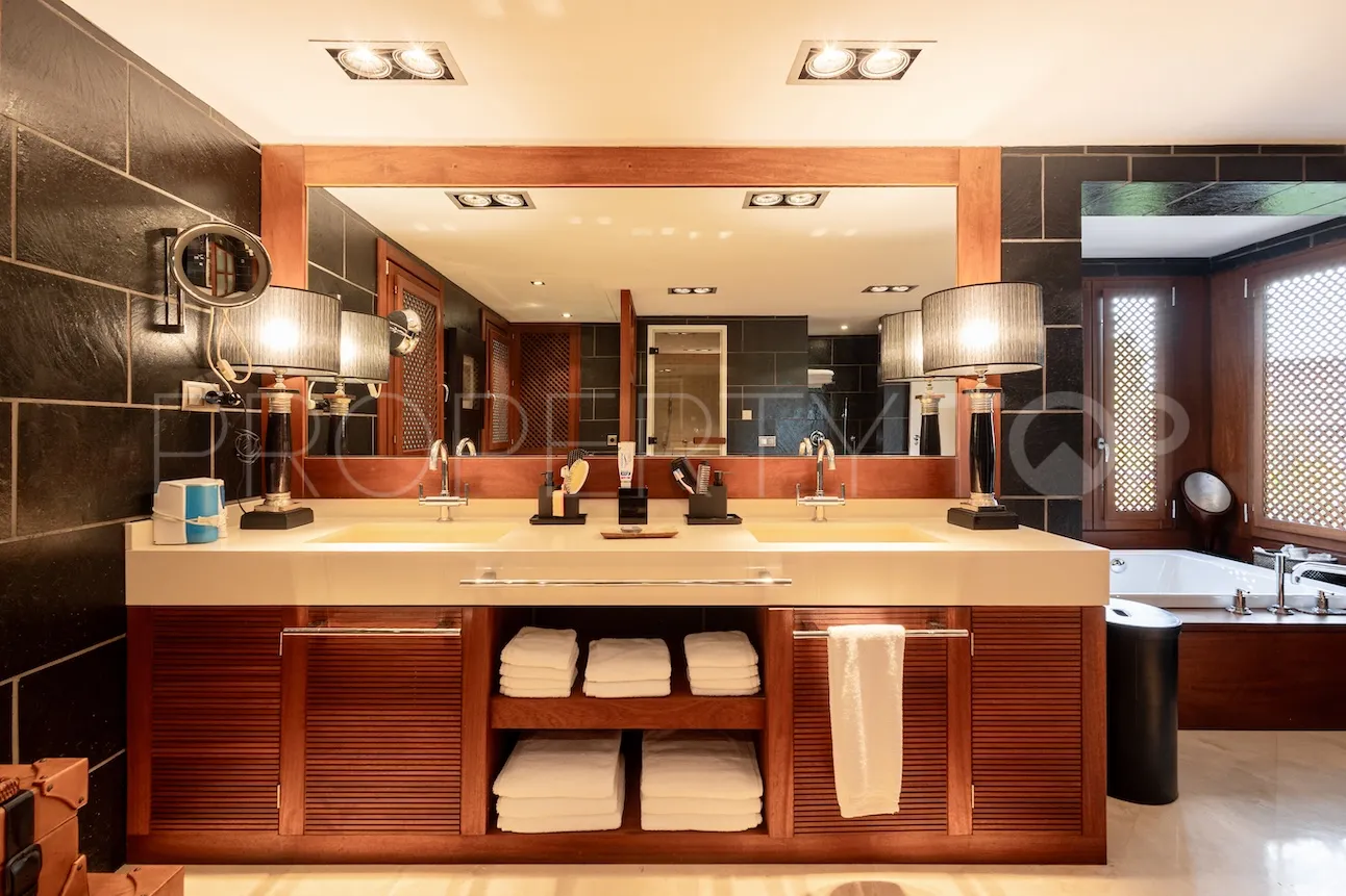 For sale villa in Los Monteros