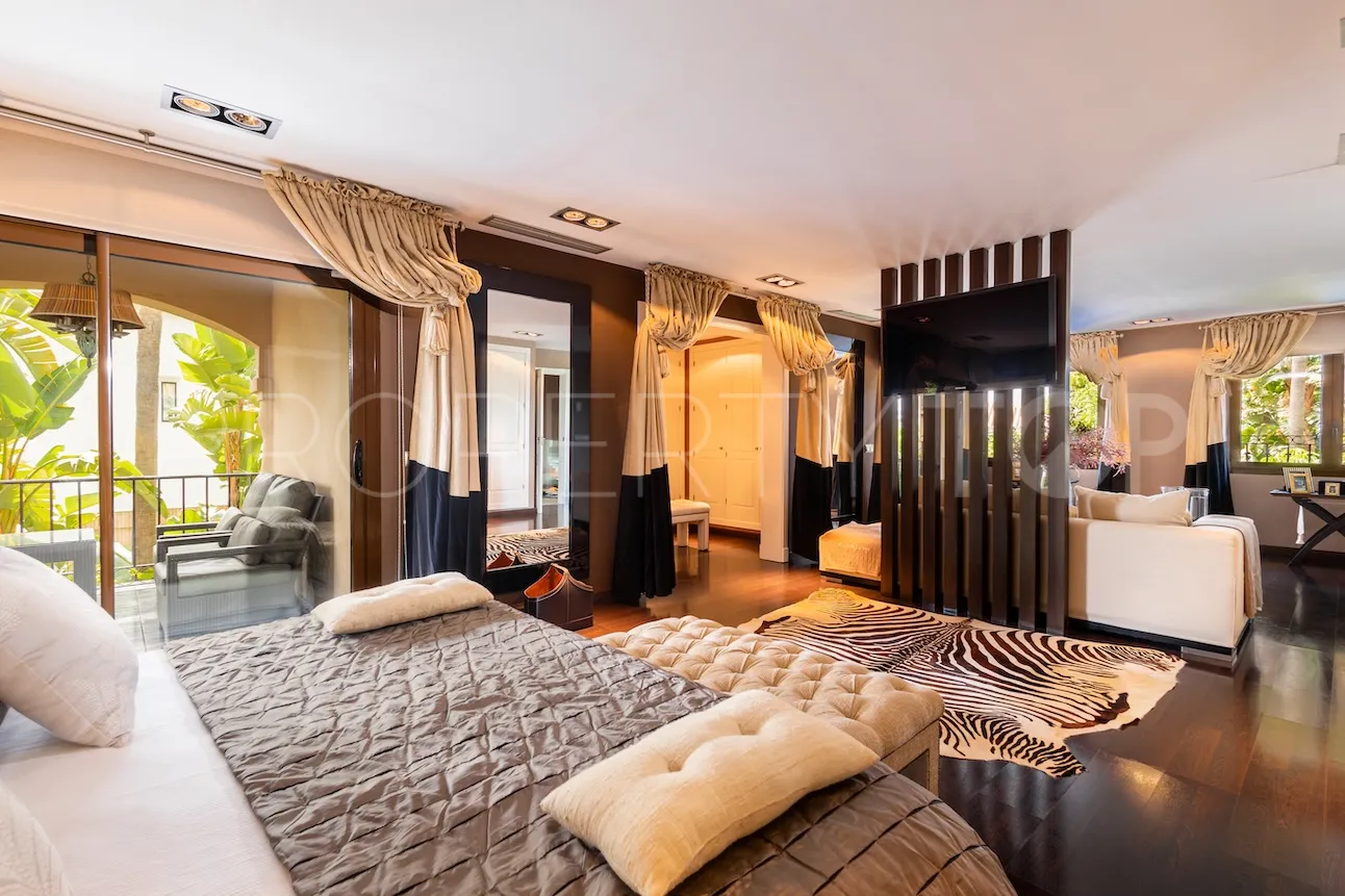 For sale villa in Los Monteros