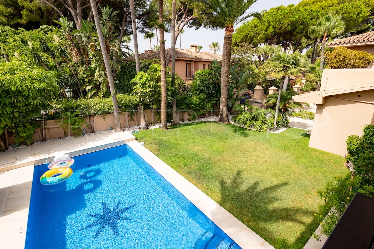 For sale villa in Los Monteros