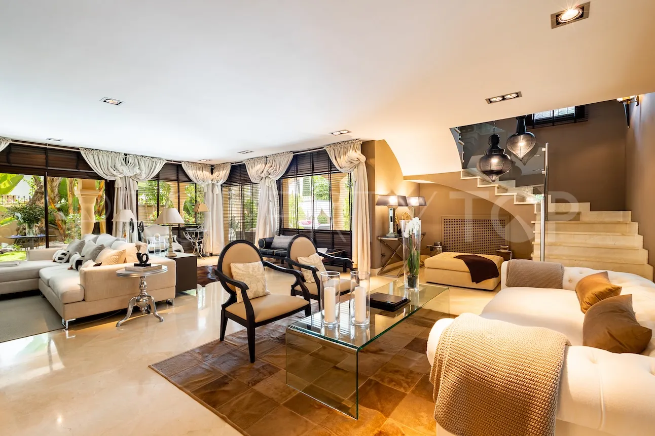 For sale villa in Los Monteros