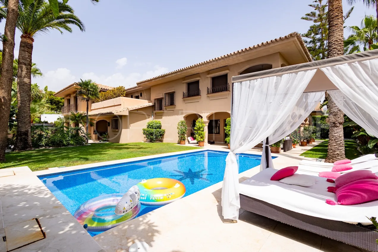 For sale villa in Los Monteros