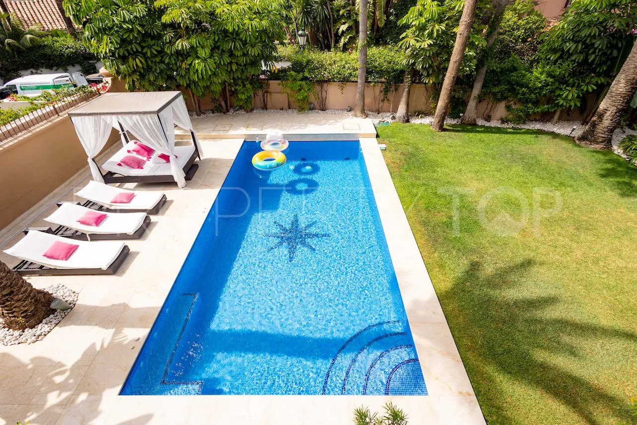 For sale villa in Los Monteros