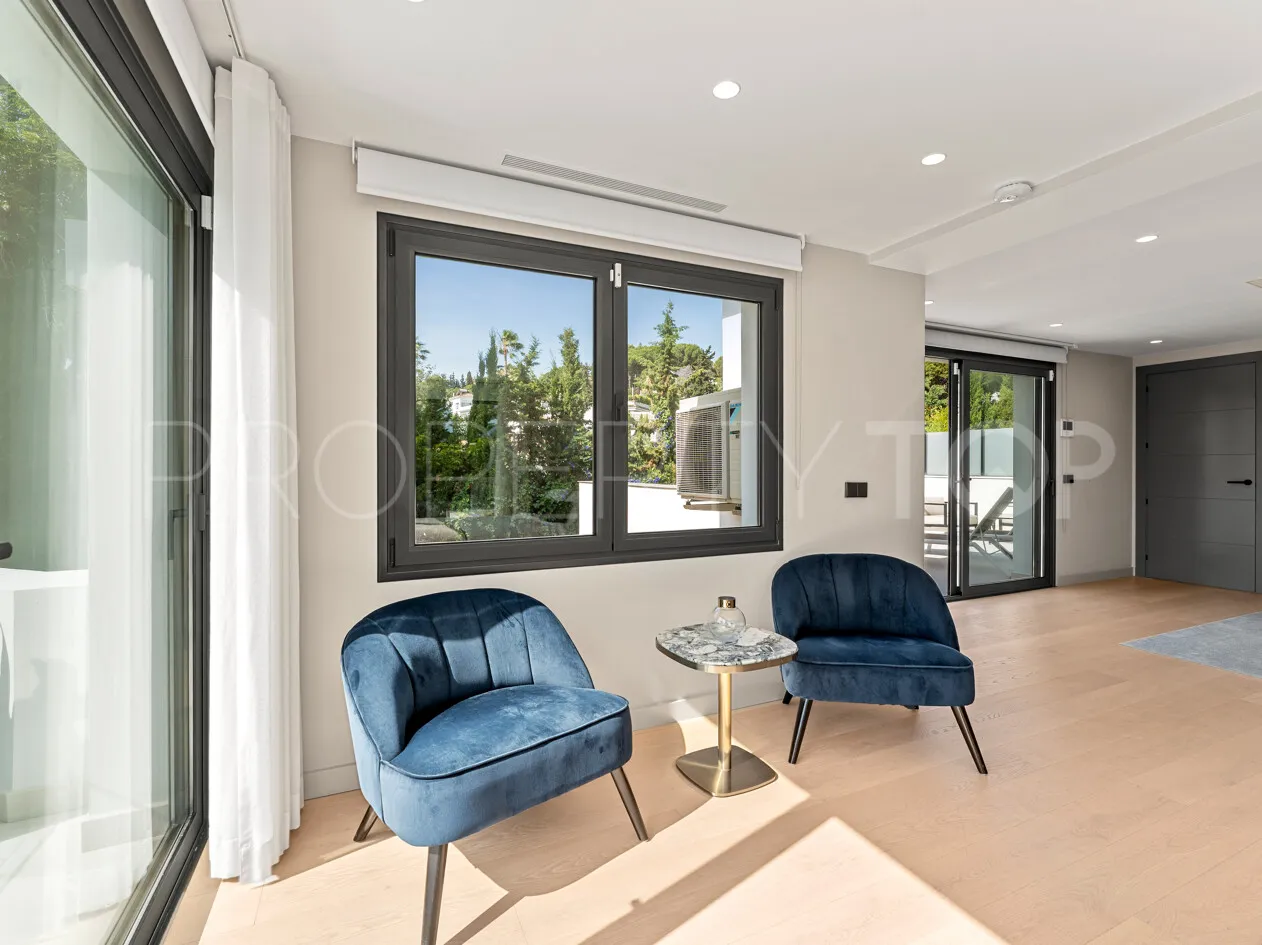 Villa for sale in Las Brisas with 4 bedrooms