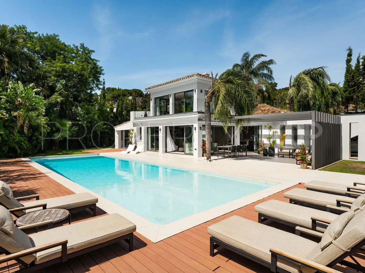 Villa for sale in Las Brisas with 4 bedrooms