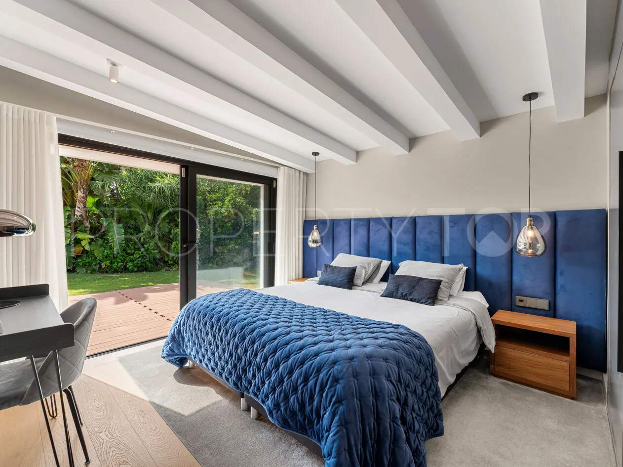 Villa for sale in Las Brisas with 4 bedrooms