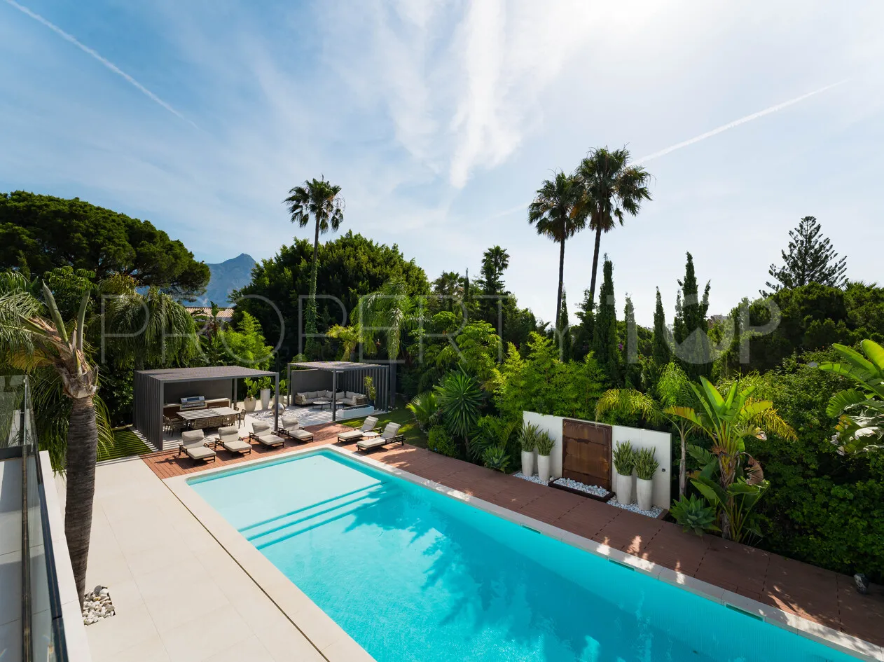 Villa for sale in Las Brisas with 4 bedrooms