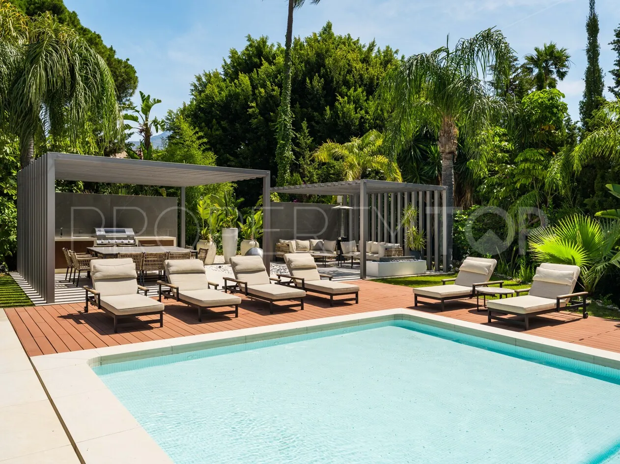 Villa for sale in Las Brisas with 4 bedrooms
