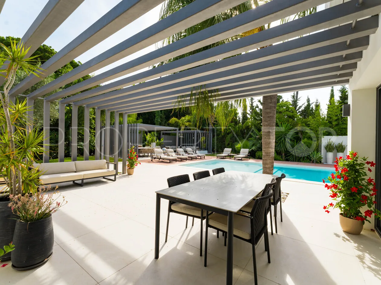 Villa for sale in Las Brisas with 4 bedrooms