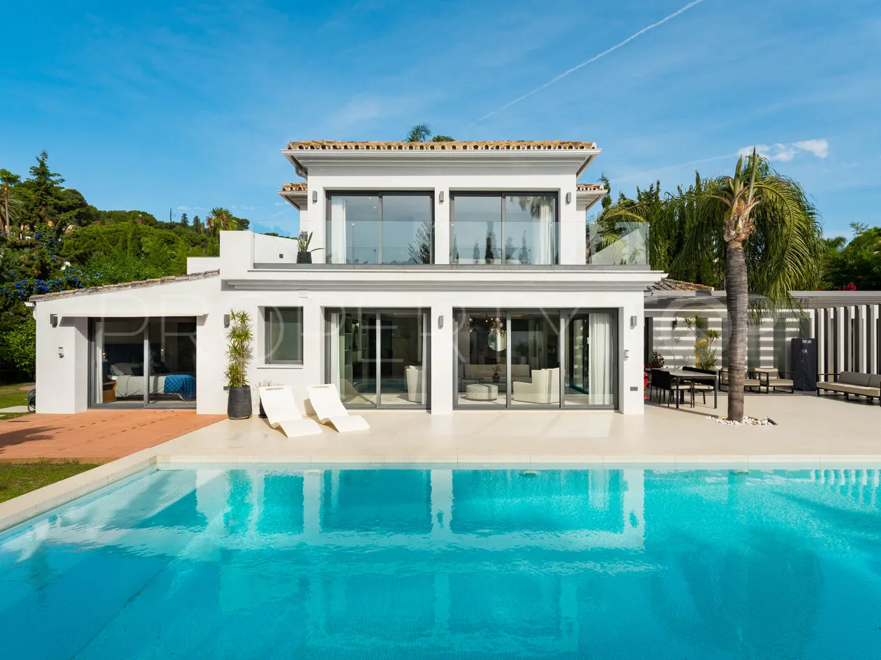 Villa for sale in Las Brisas with 4 bedrooms