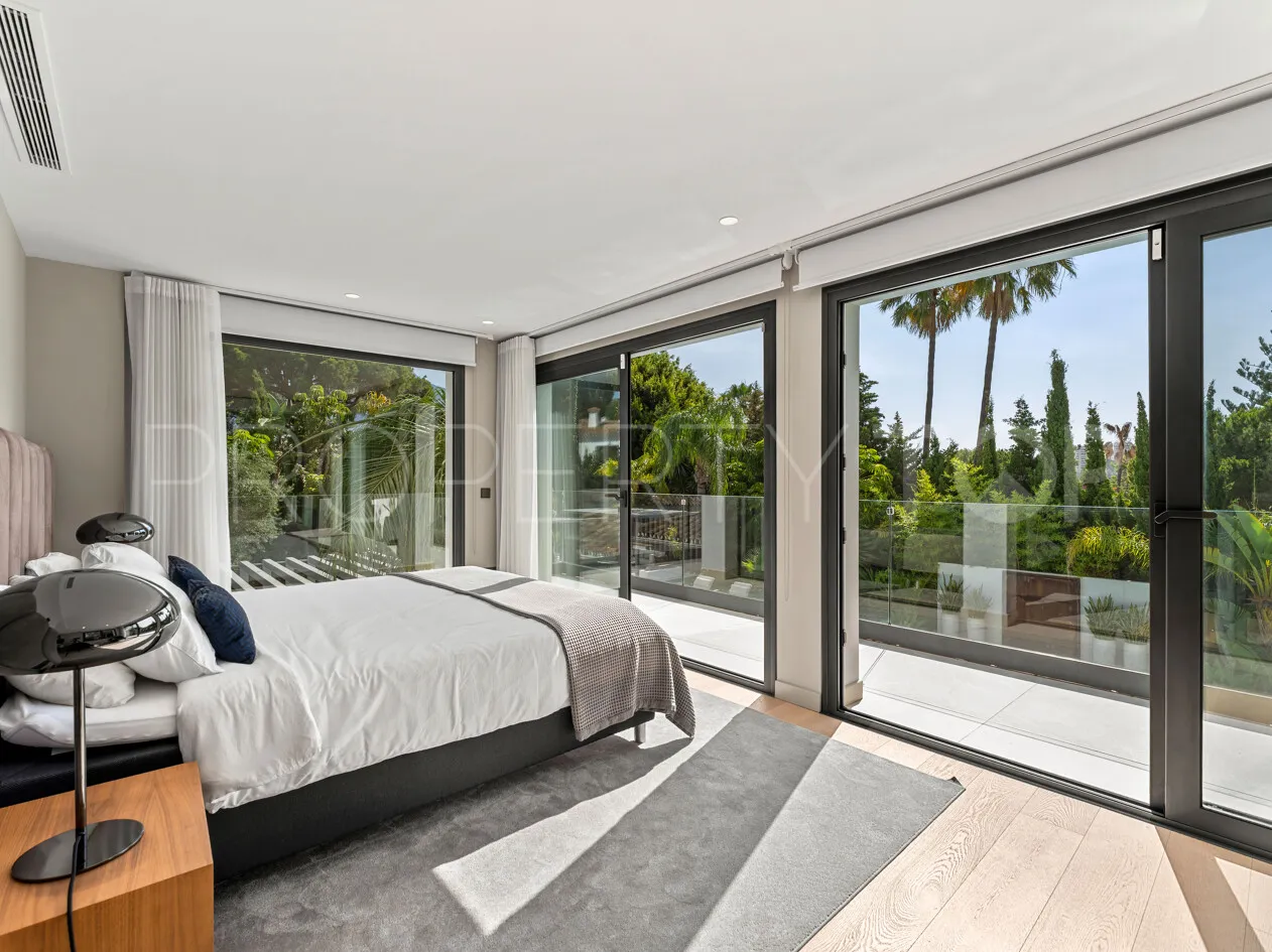 Villa for sale in Las Brisas with 4 bedrooms