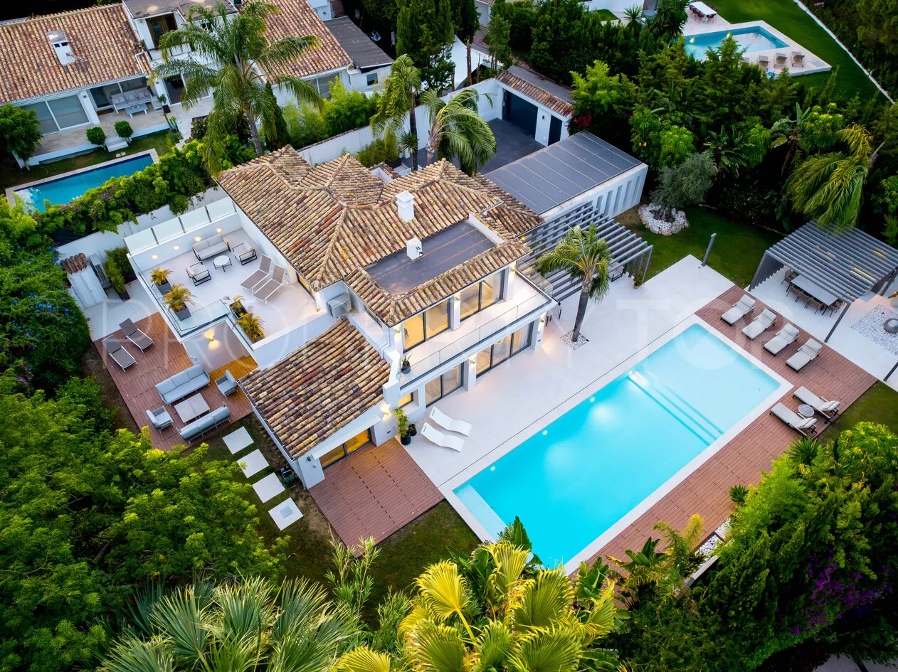 Villa for sale in Las Brisas with 4 bedrooms