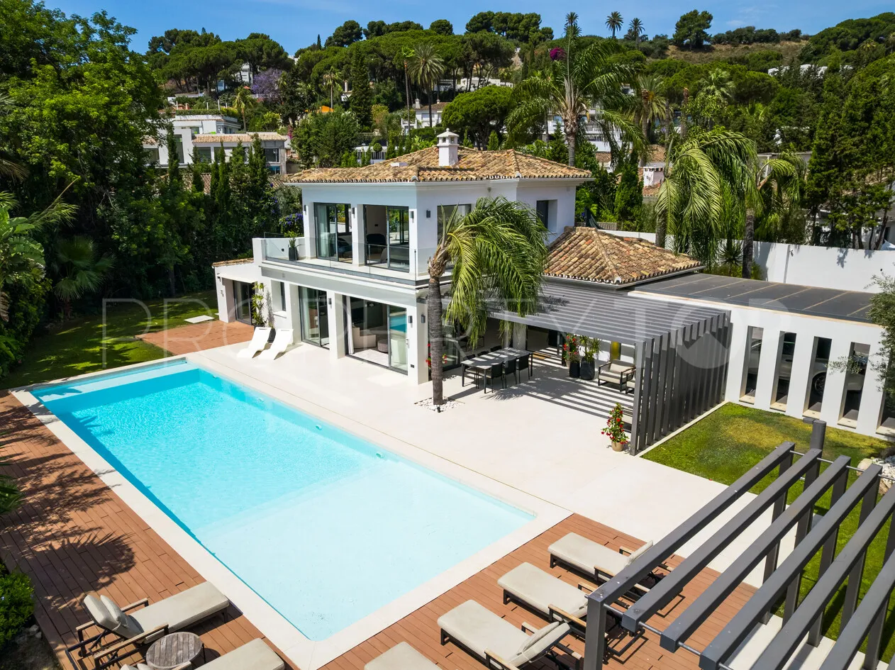 Villa for sale in Las Brisas with 4 bedrooms