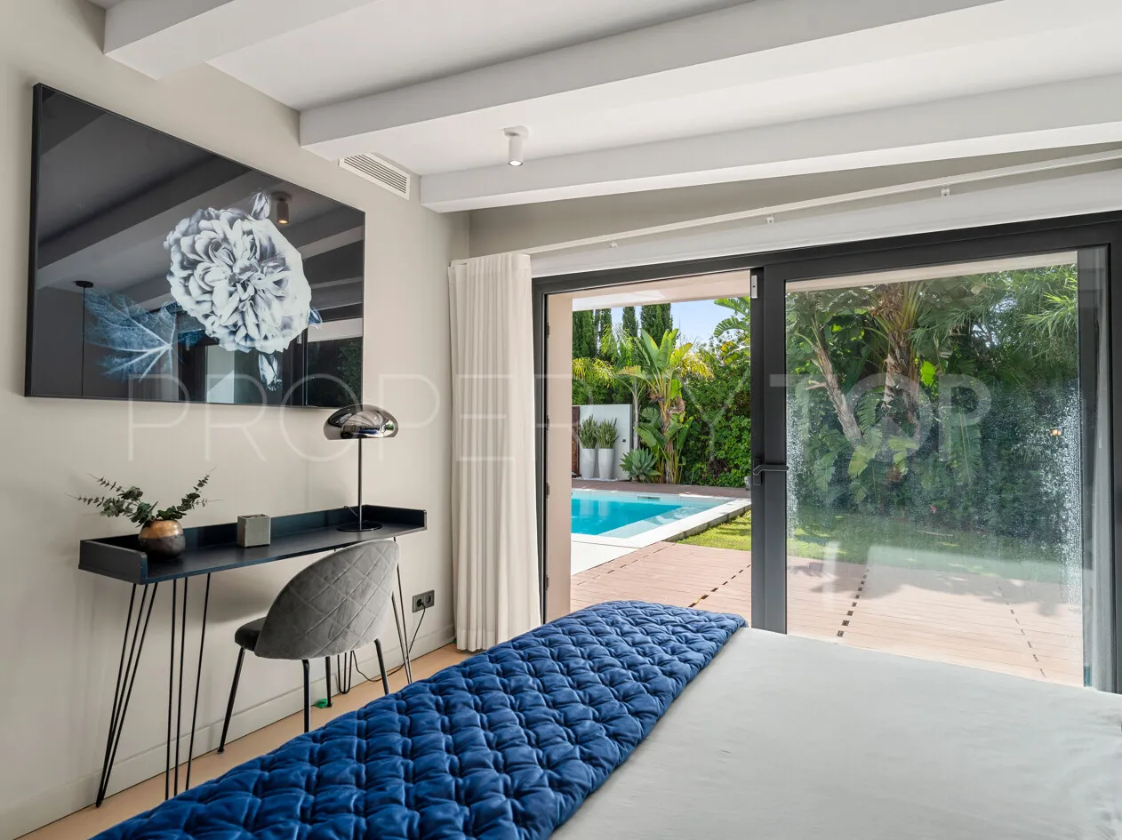 Villa for sale in Las Brisas with 4 bedrooms