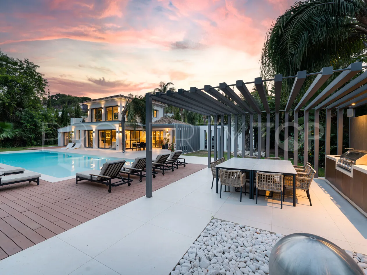 Villa for sale in Las Brisas with 4 bedrooms