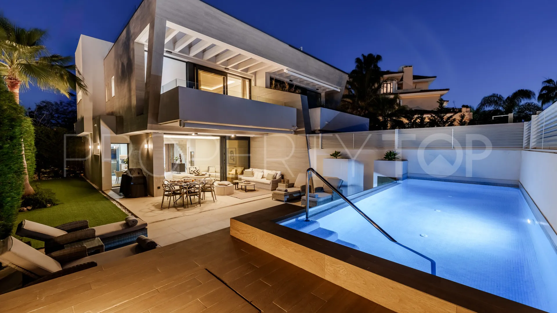For sale semi detached house in Marbella - Puerto Banus with 5 bedrooms