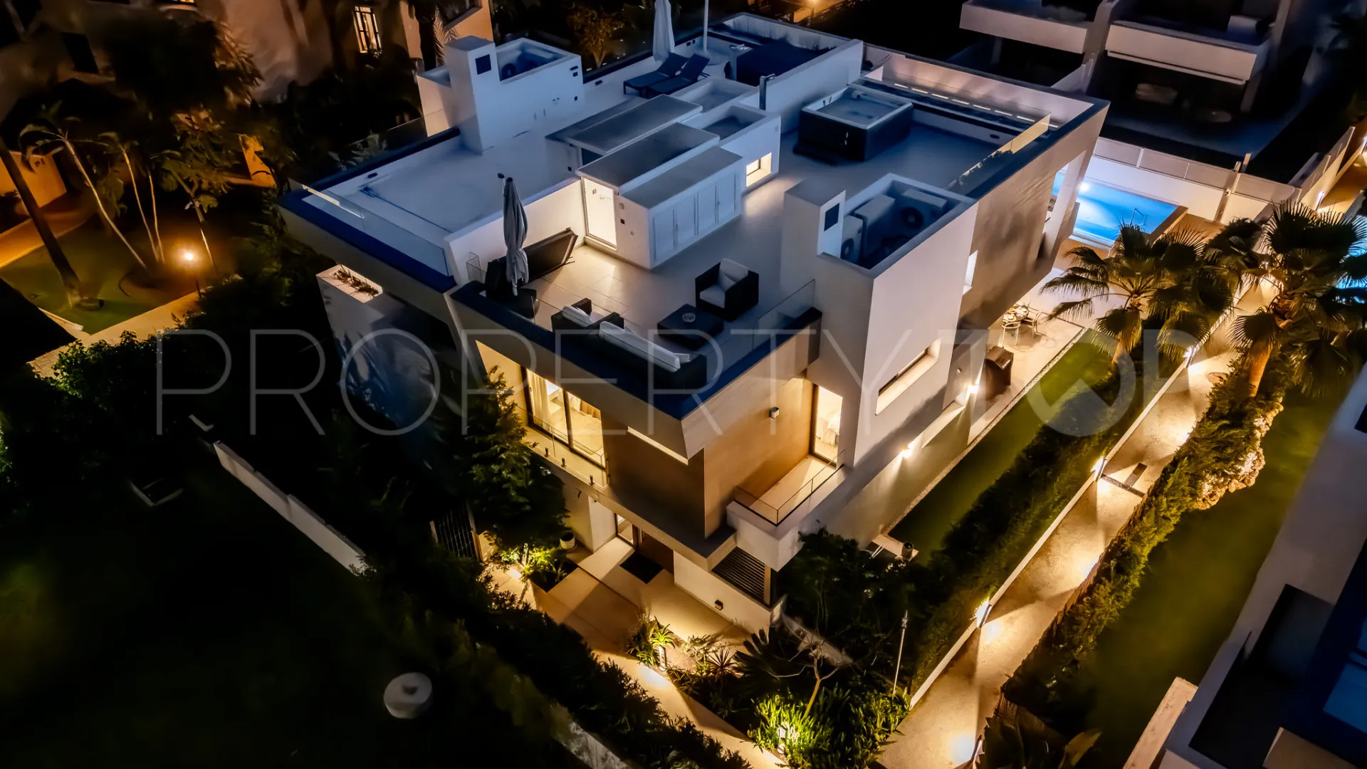 For sale semi detached house in Marbella - Puerto Banus with 5 bedrooms