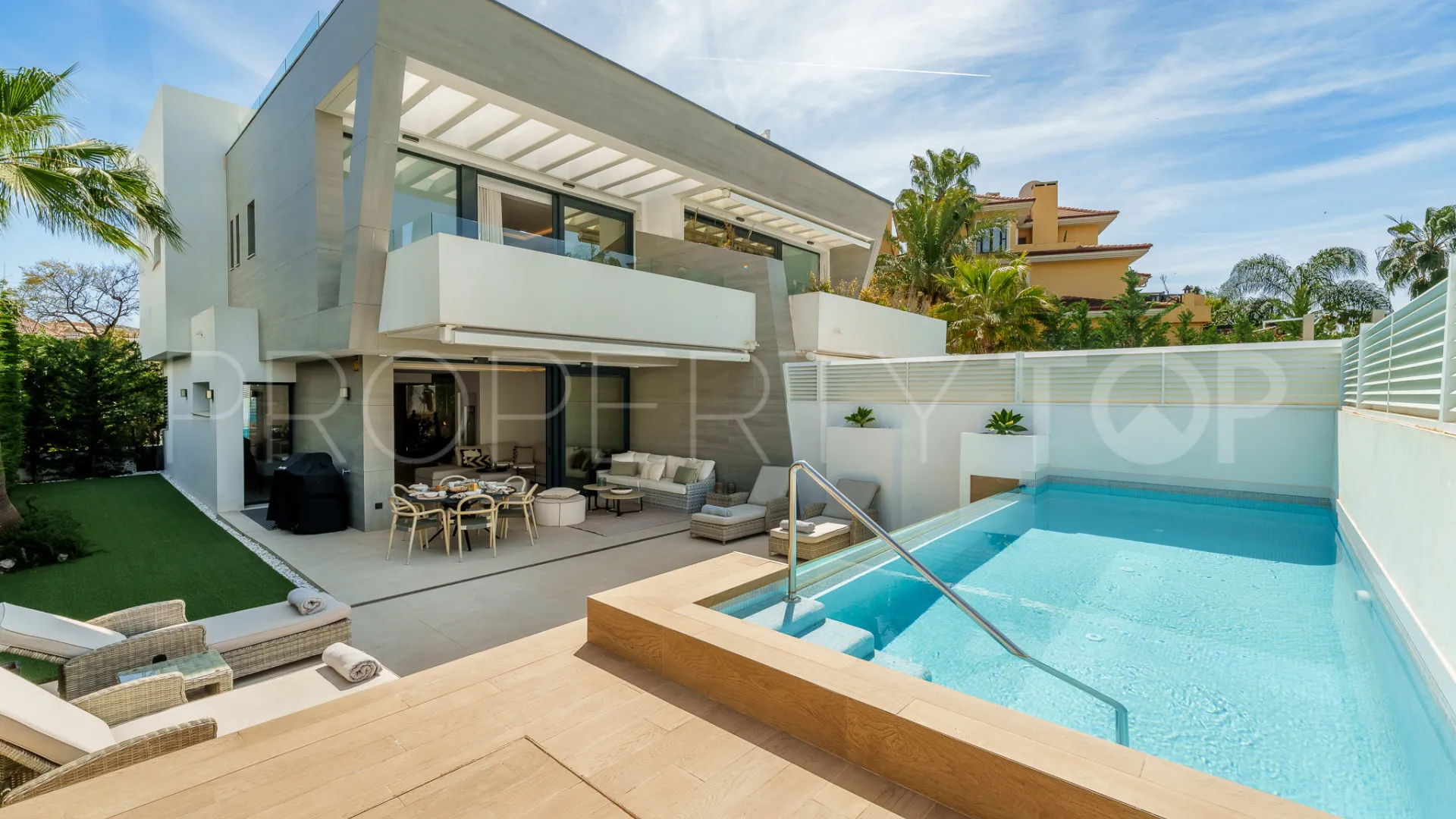 For sale semi detached house in Marbella - Puerto Banus with 5 bedrooms