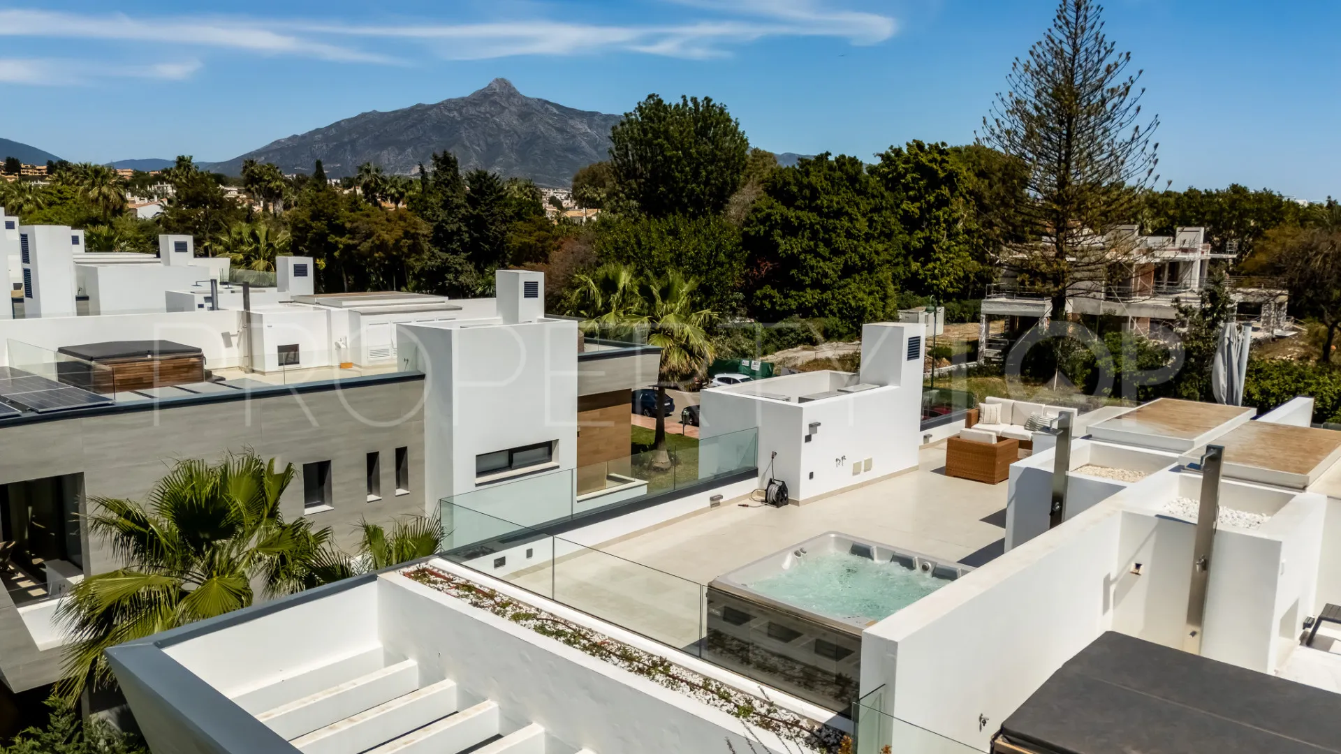 For sale semi detached house in Marbella - Puerto Banus with 5 bedrooms