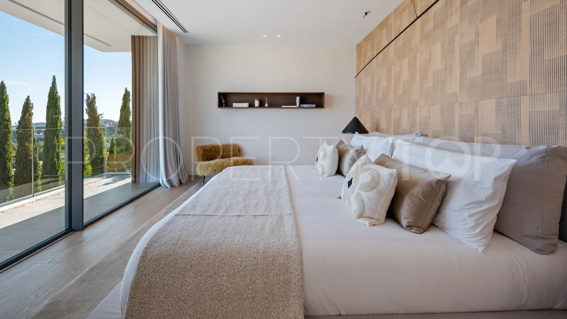 Buy El Herrojo 5 bedrooms villa