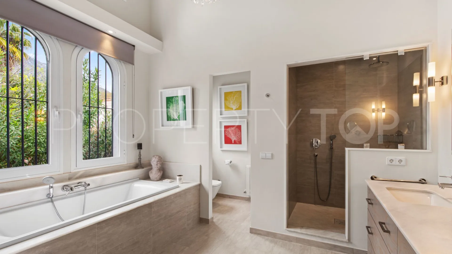 Buy Marbella Golden Mile villa with 5 bedrooms