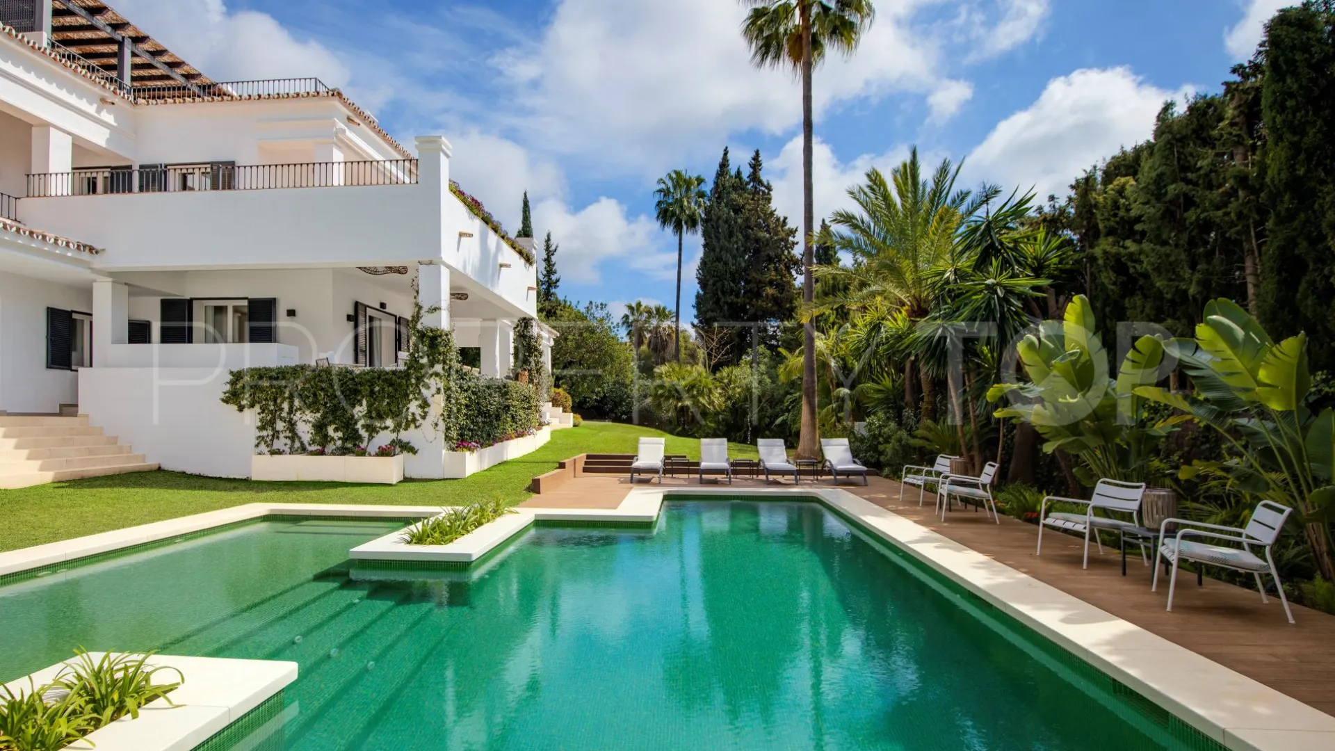 Buy Marbella Golden Mile villa with 5 bedrooms