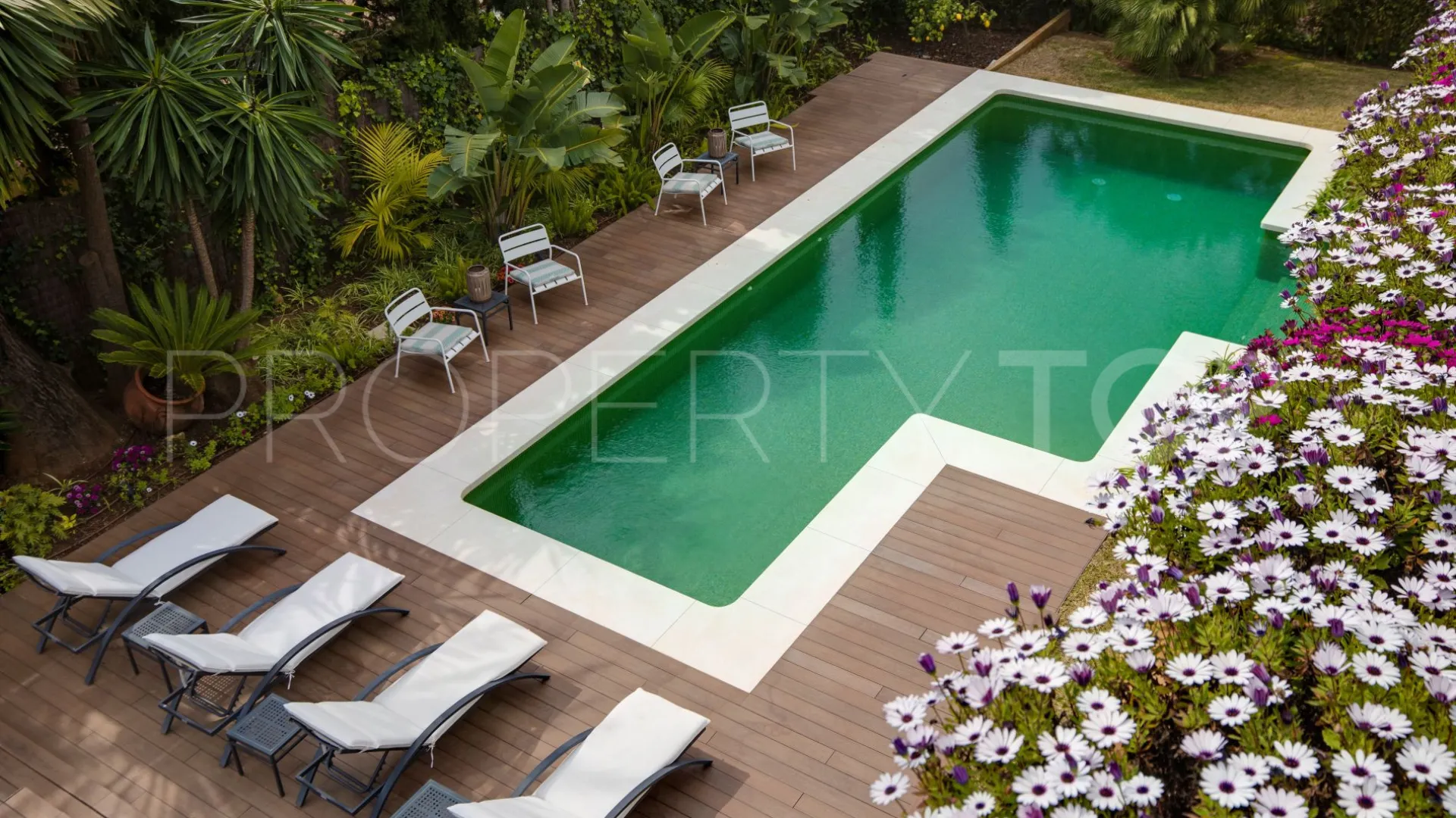 Buy Marbella Golden Mile villa with 5 bedrooms