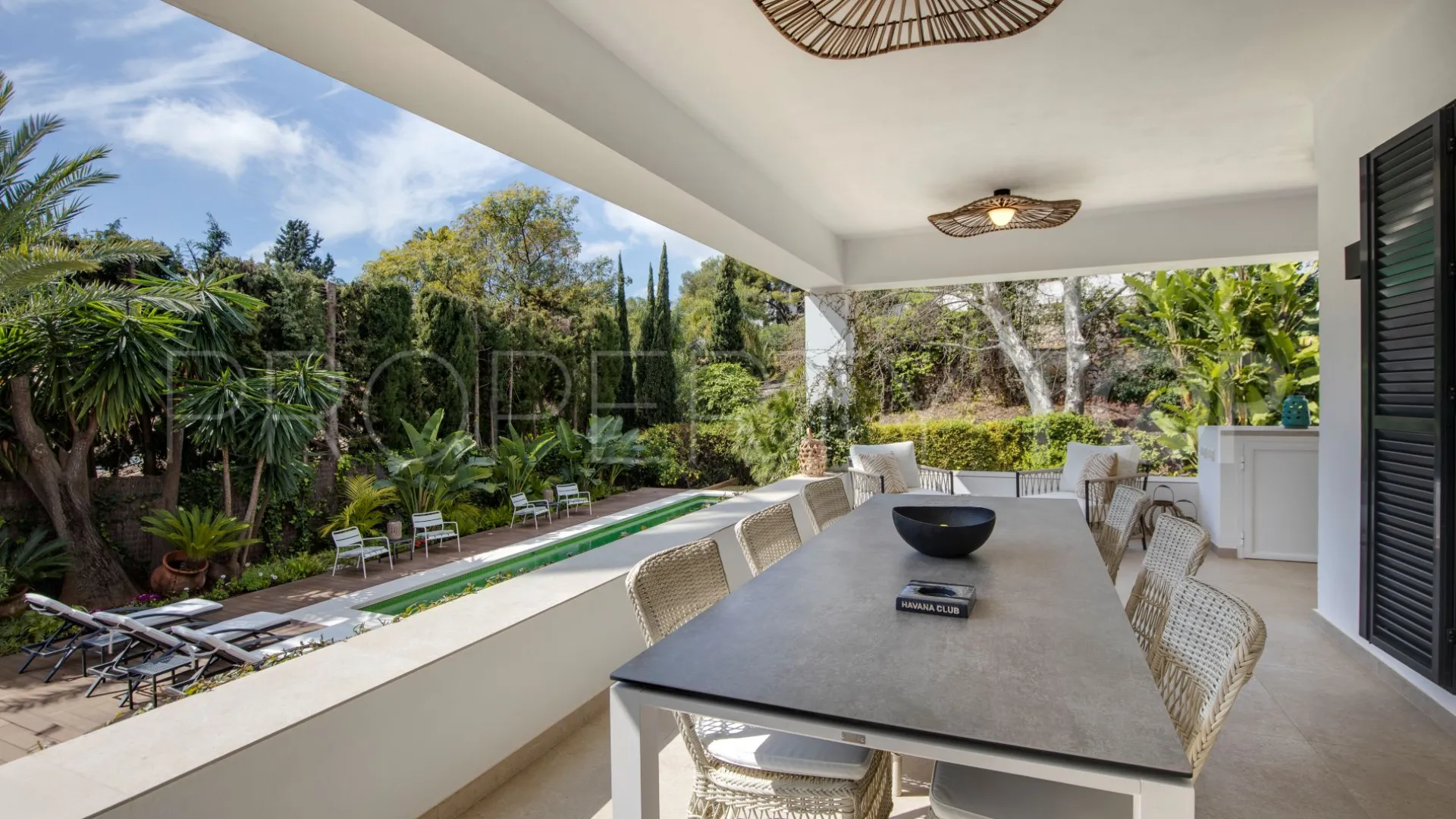 Buy Marbella Golden Mile villa with 5 bedrooms