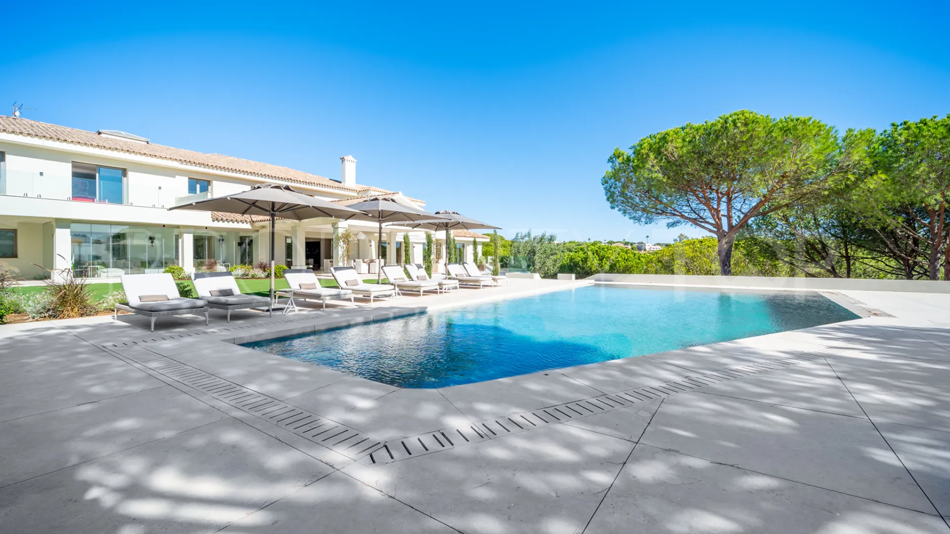 For sale villa in Sotogrande