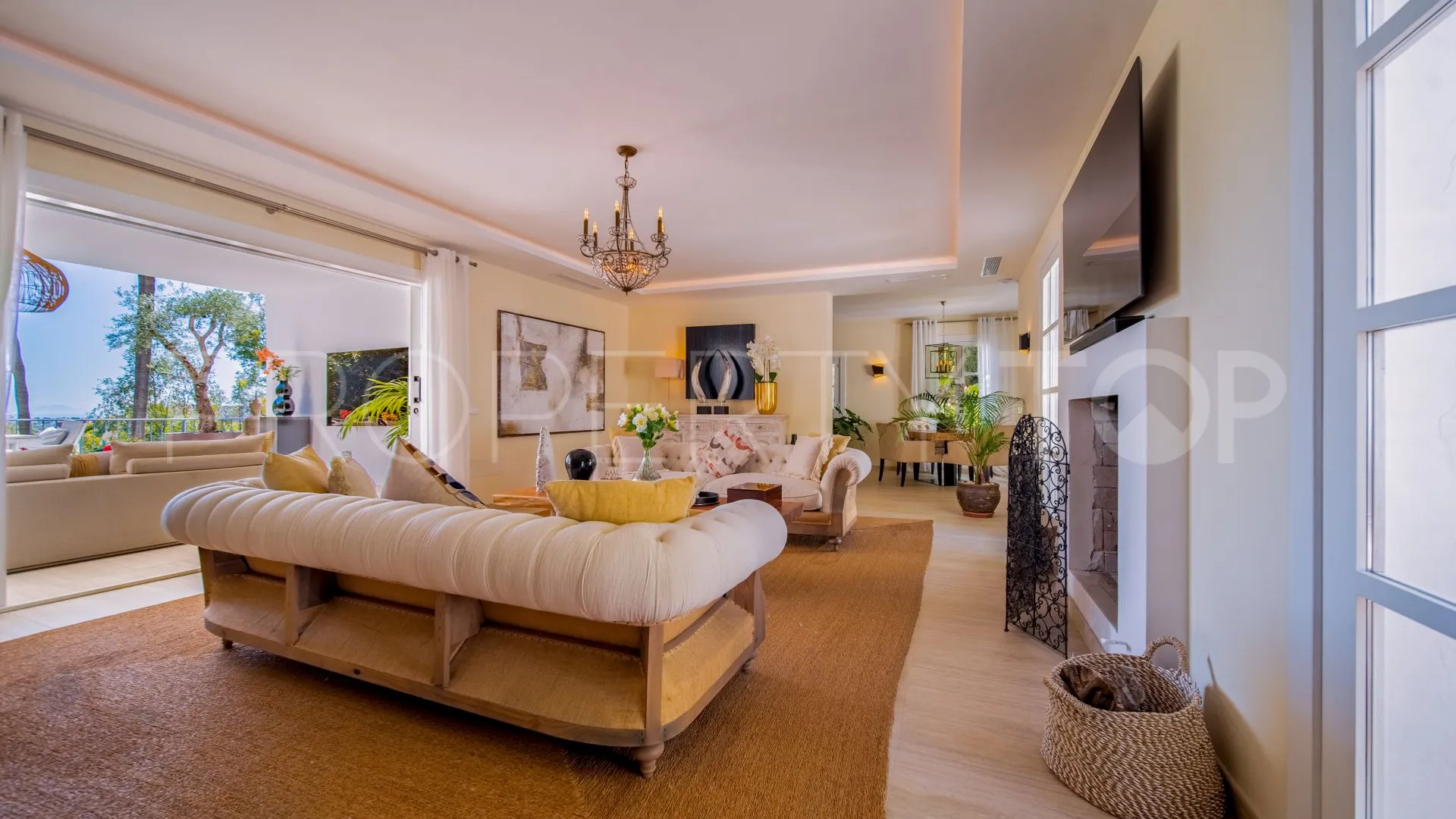 For sale 5 bedrooms villa in Benahavis