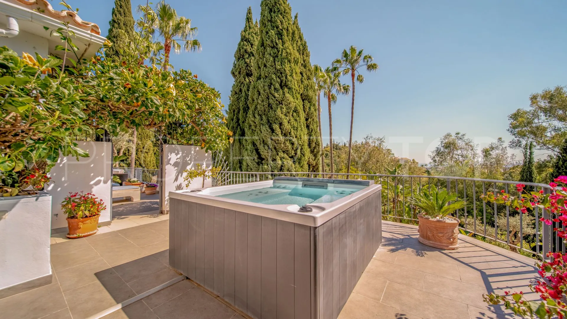 For sale 5 bedrooms villa in Benahavis