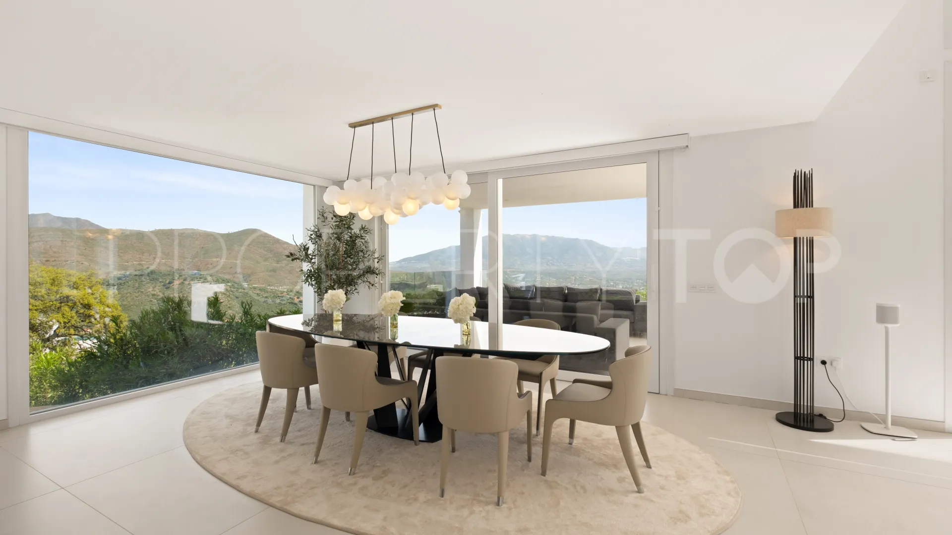 Villa for sale in La Mairena