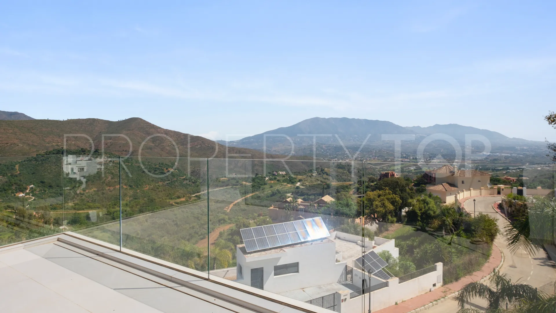 Villa for sale in La Mairena
