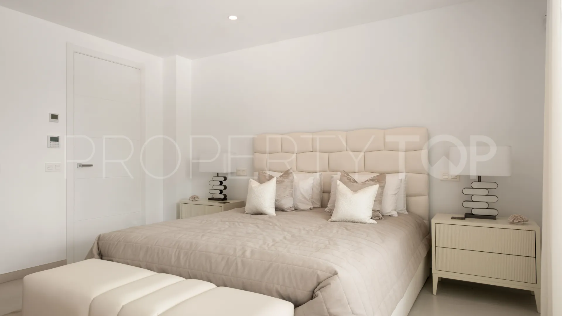Villa for sale in La Mairena
