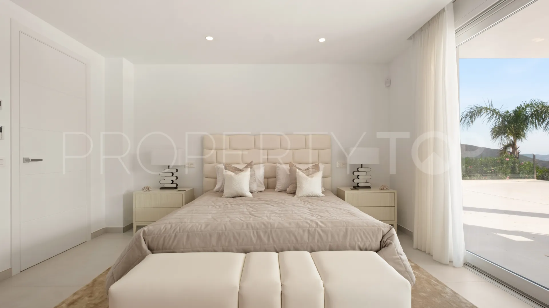 Villa for sale in La Mairena