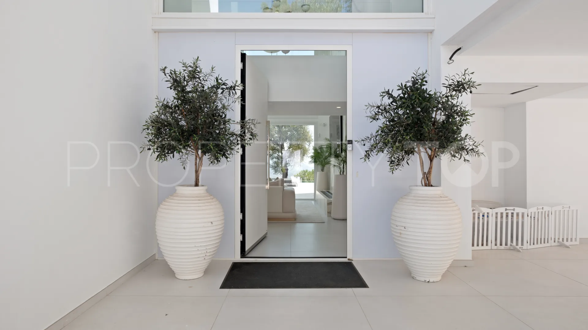 Villa for sale in La Mairena