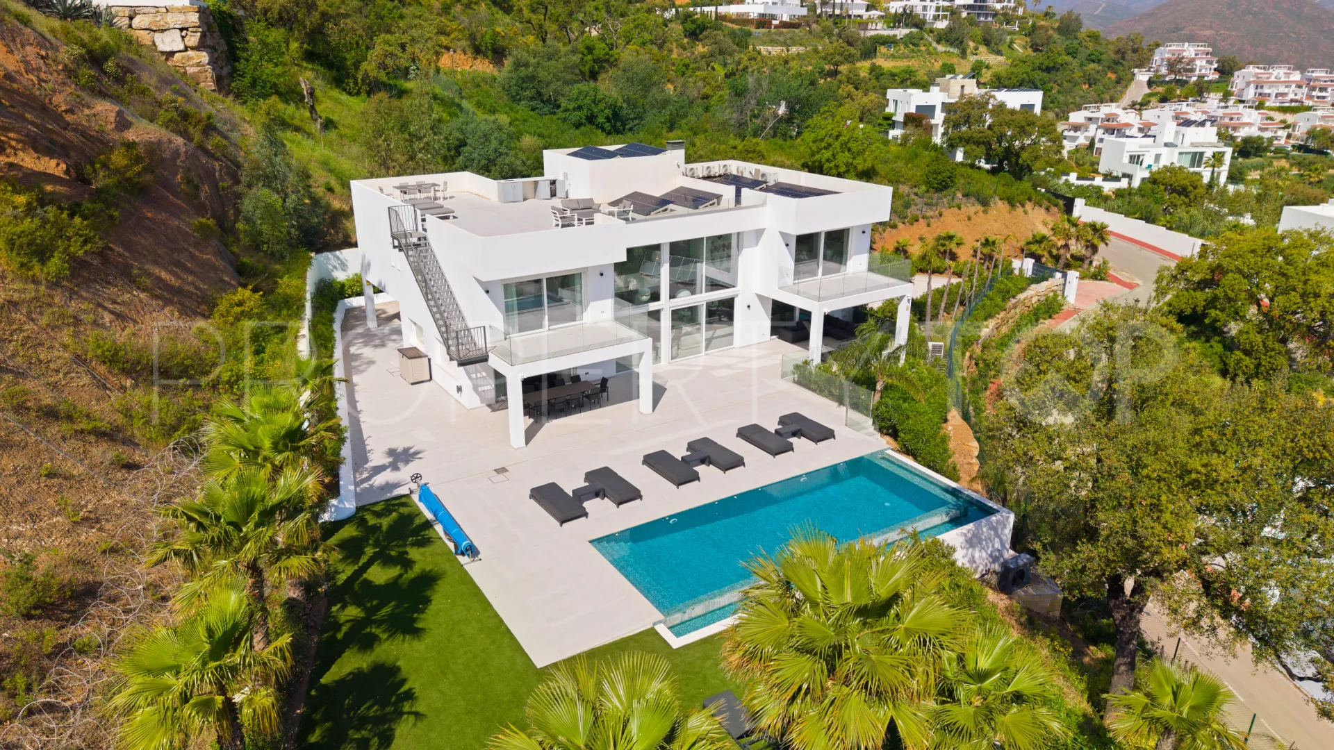 Villa for sale in La Mairena
