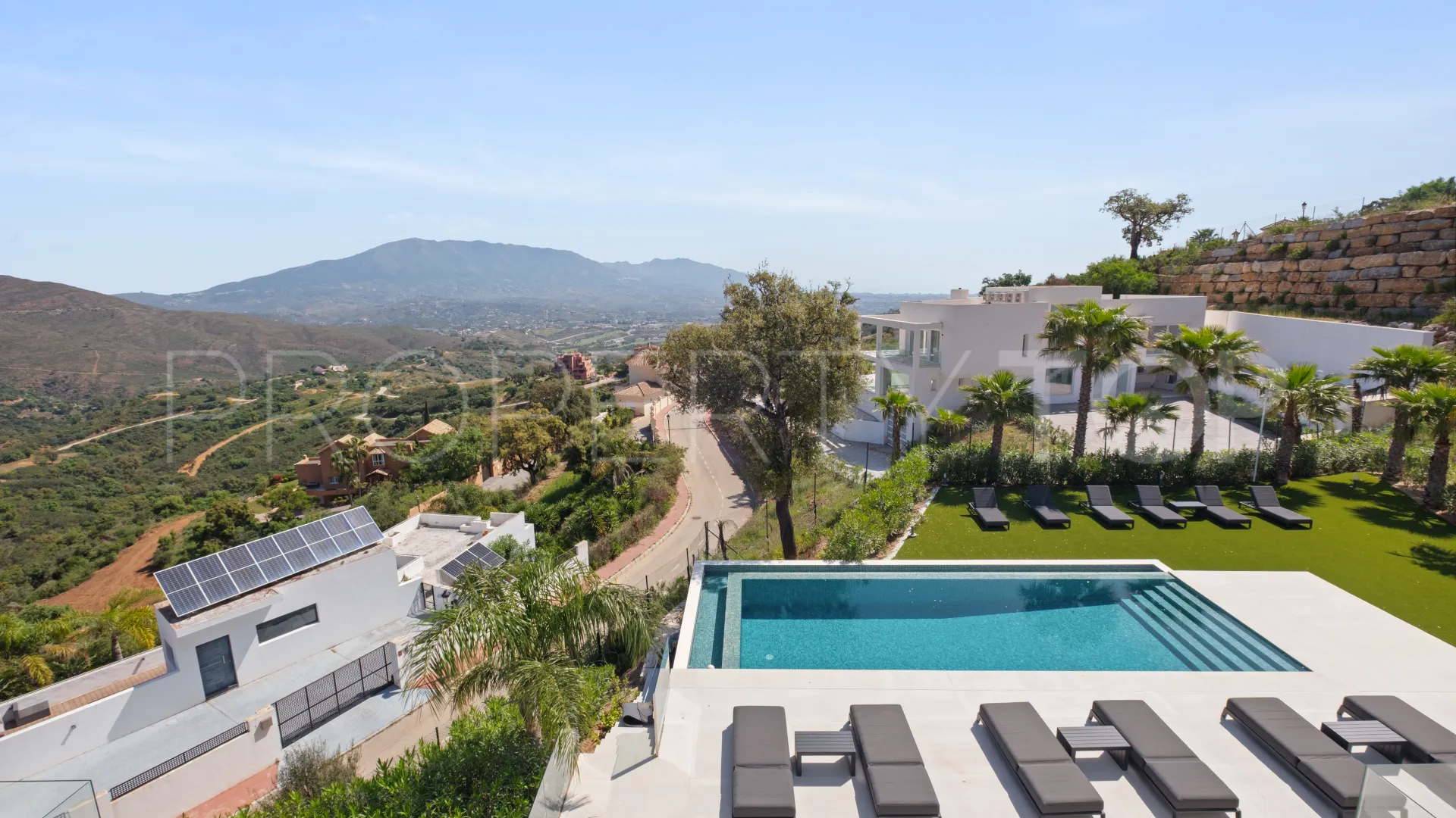 Villa for sale in La Mairena