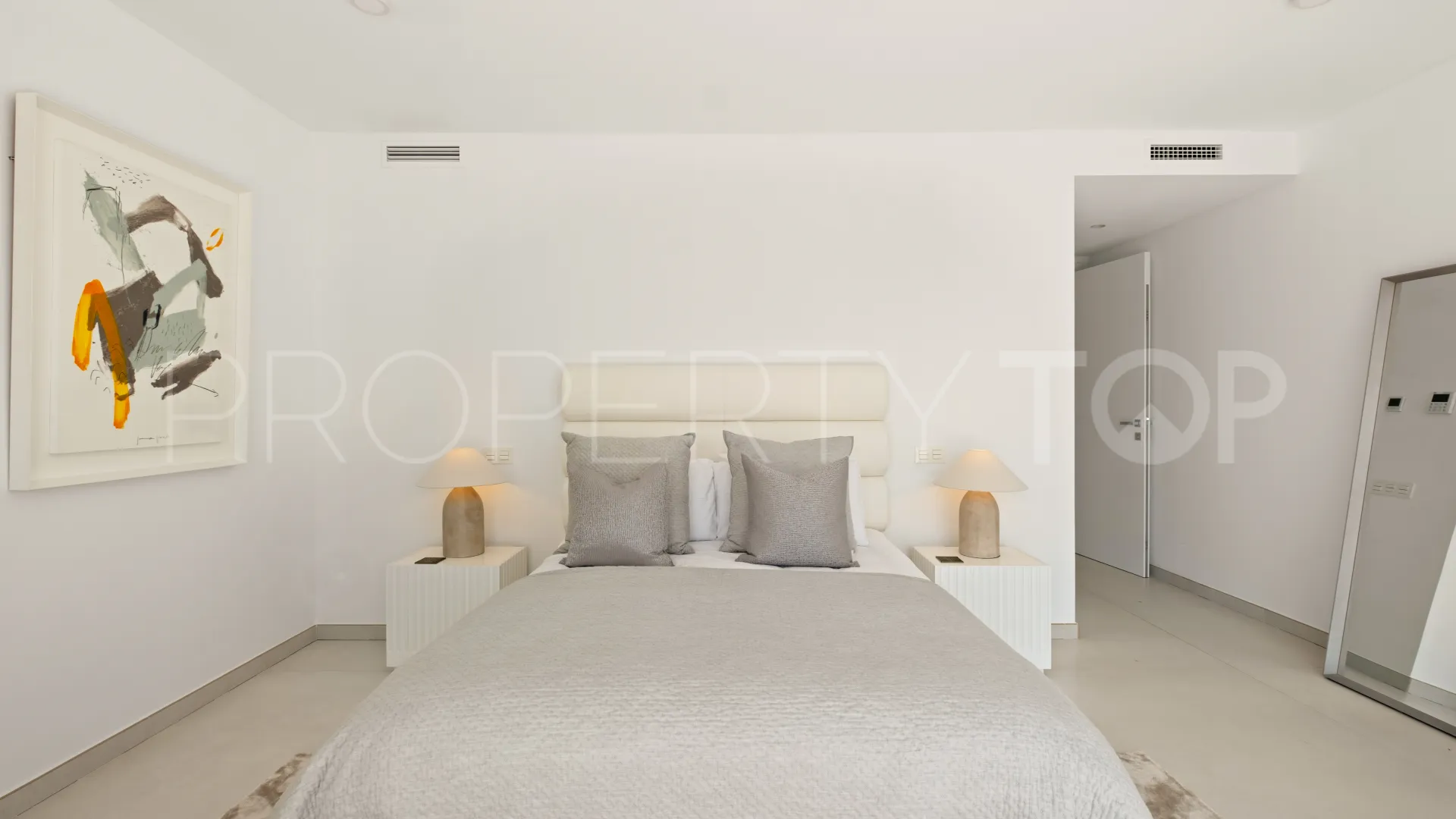 Villa for sale in La Mairena