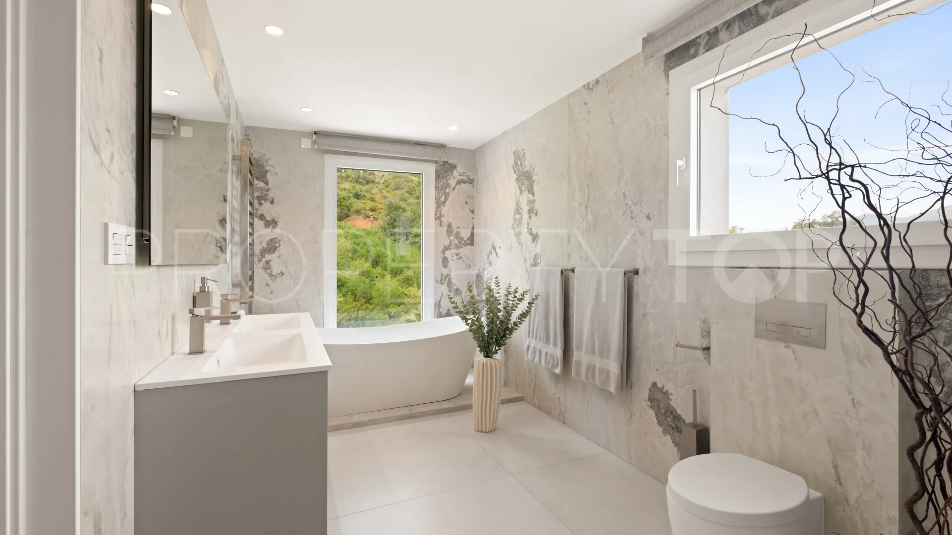 Villa for sale in La Mairena